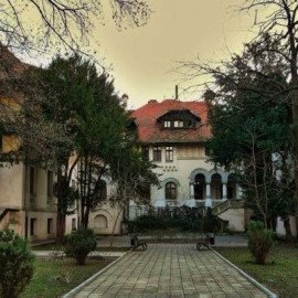 Un monument istoric lăsat uitării: Așezămintele Culturale