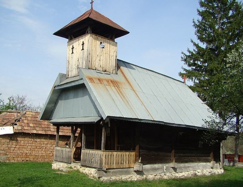 gorjeanul.ro Biserica de lemn "Sfântul Gheorghe Pişteştii din Vale"