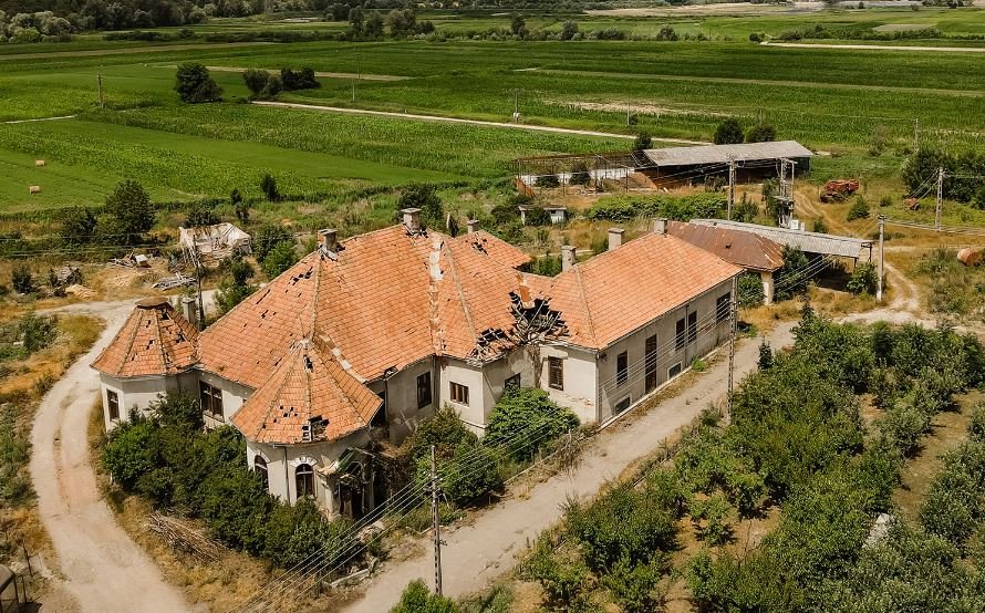 www.sothebysrealty.ro Castelul Jósika - domeniu imobiliar în paragină