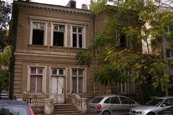 Foto: www.hotnews.ro Casa memoriala Spiru Haret inainte de demolare.